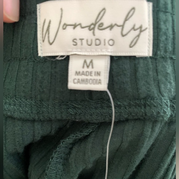 NEW BELK Wonderly Studio Women's Wide Leg Hacci Pants Size M - Picture 3 of 4